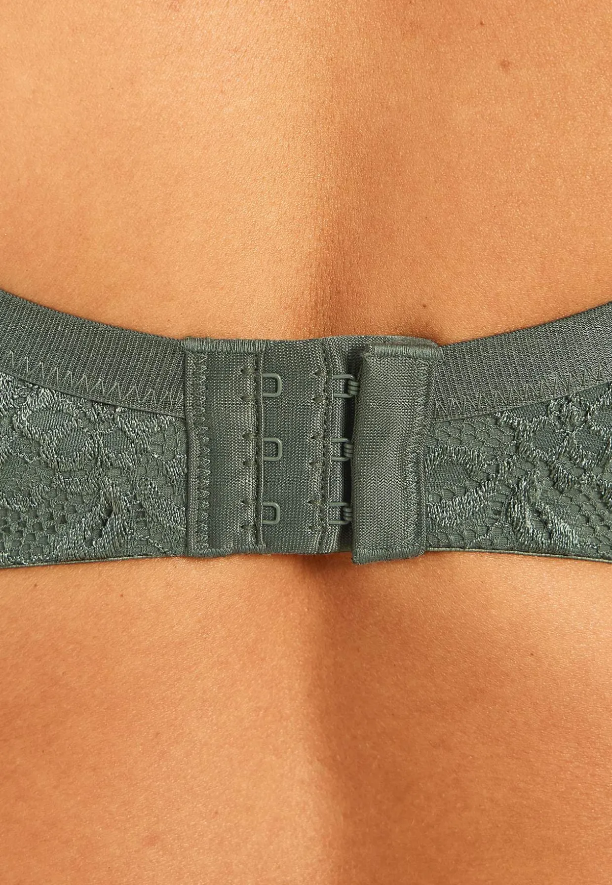 Bh med bøjler med blonde