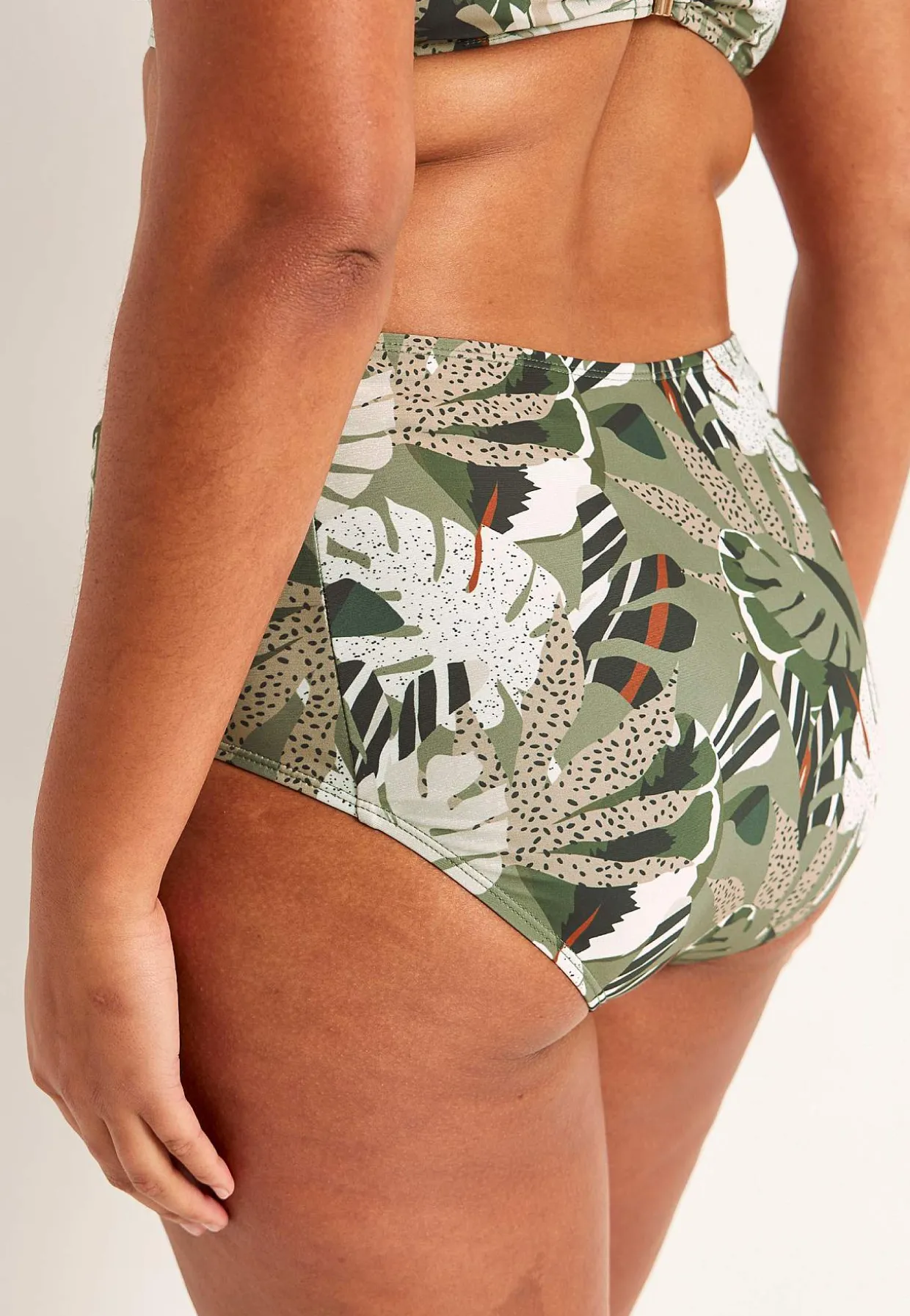 Bikiniunderdel med høj talje