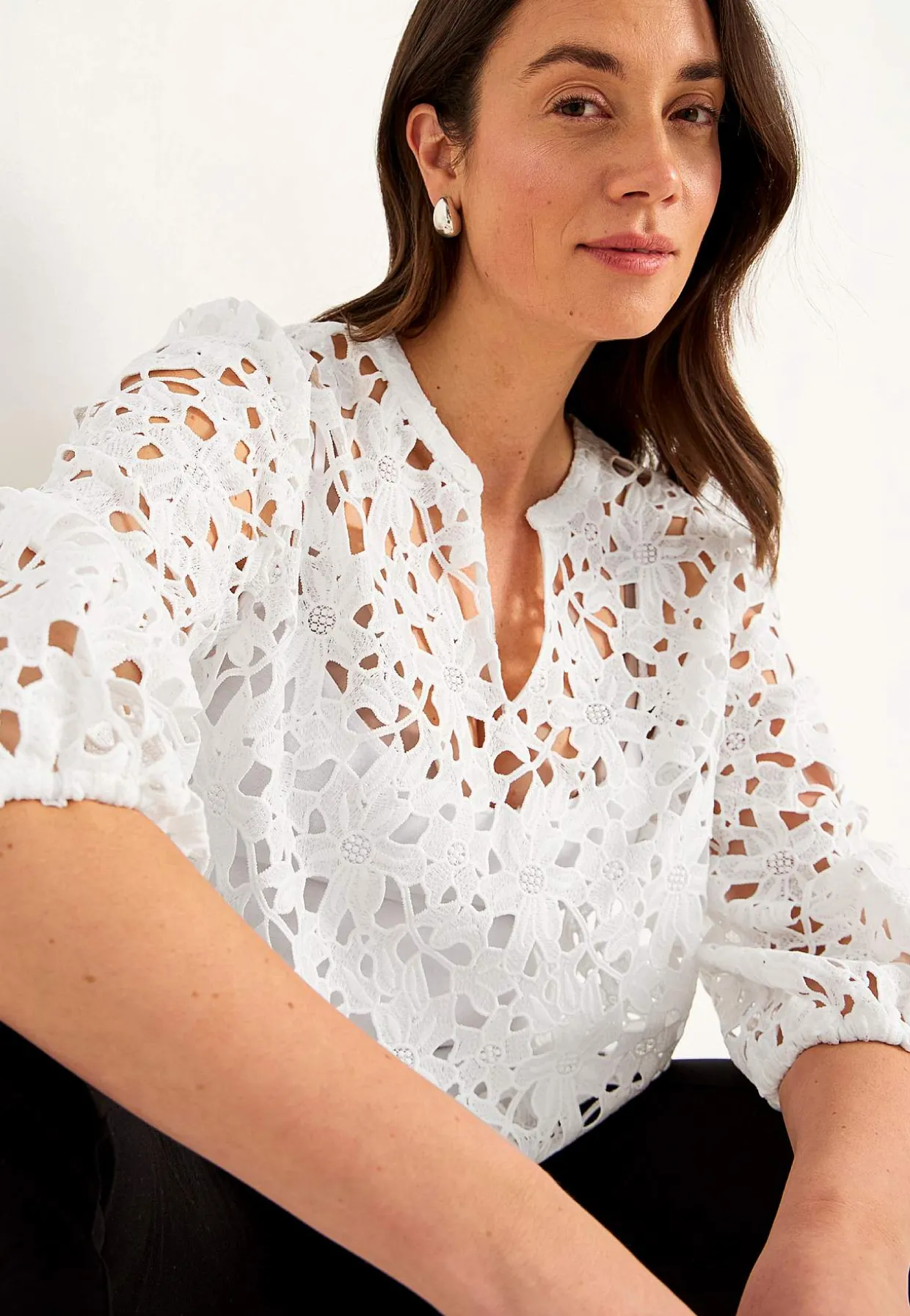 Blondebluse med et blomstermønster | Cellbes