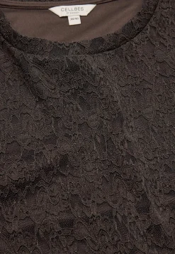 Blondetop med afrundet krave