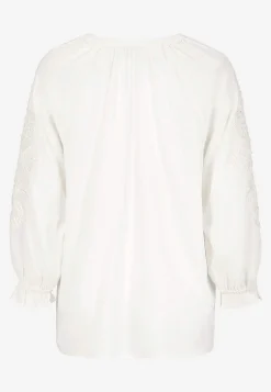 Bluse med broderi
