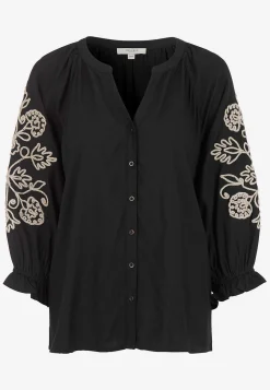 Bluse med broderi