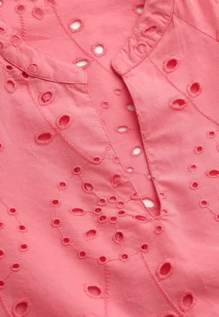 Bluse med broderi | Cellbes