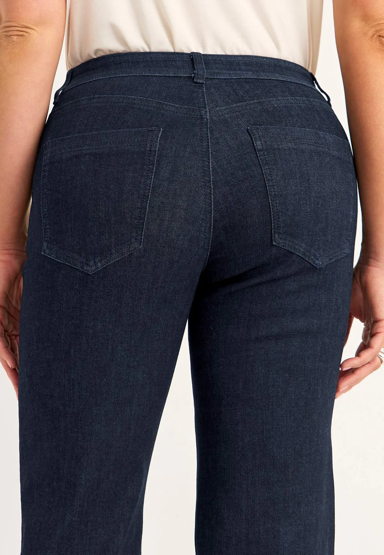 Brede jeans i denim med superstræk Sara