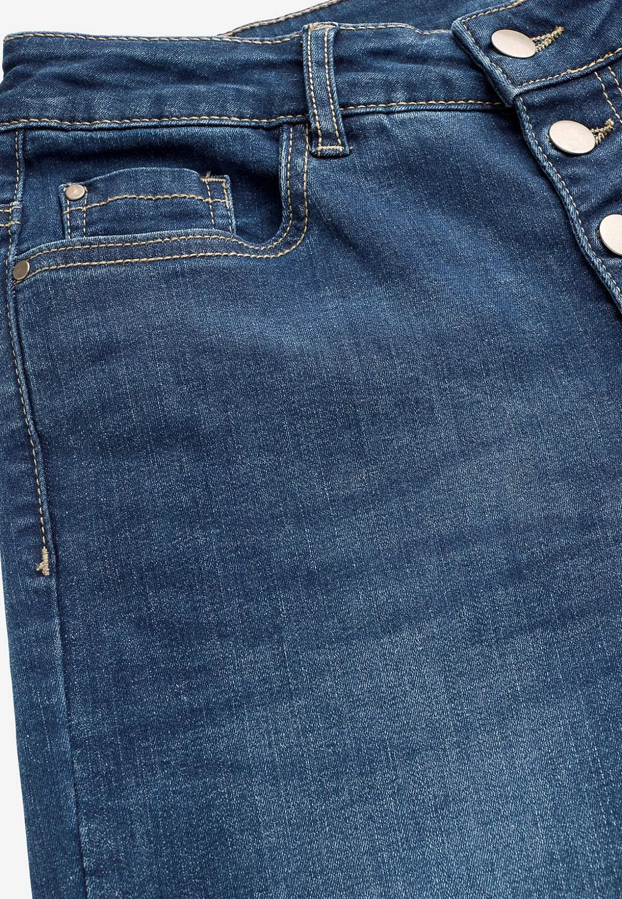 Crop jeans med knaplukning