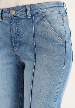 Elastiske crop jeans med syet pressefold
