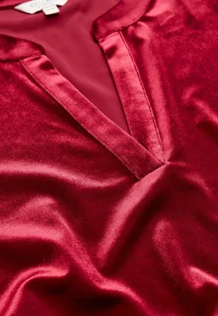 Fløjlskjole med volant