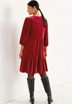 Fløjlskjole med volanter