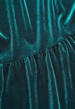 Fløjlskjole med volanter | Cellbes