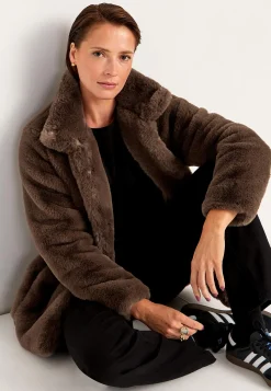 Frakke med blød pelsimitation