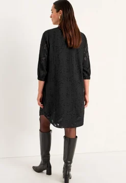 Jacquardvævet, næsten gennemsigtig kjole