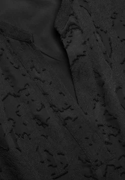 Jacquardvævet, næsten gennemsigtig kjole