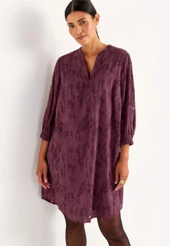 Jacquardvævet, næsten gennemsigtig kjole | Cellbes