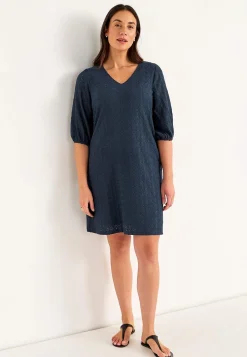 Jerseykjole med hulbroderi