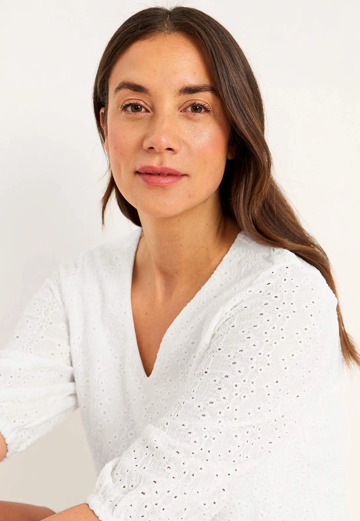 Jerseykjole med hulbroderi