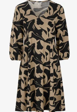 Jerseykjole med prinsessesnit