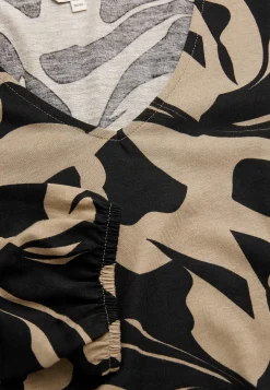 Jerseykjole med prinsessesnit