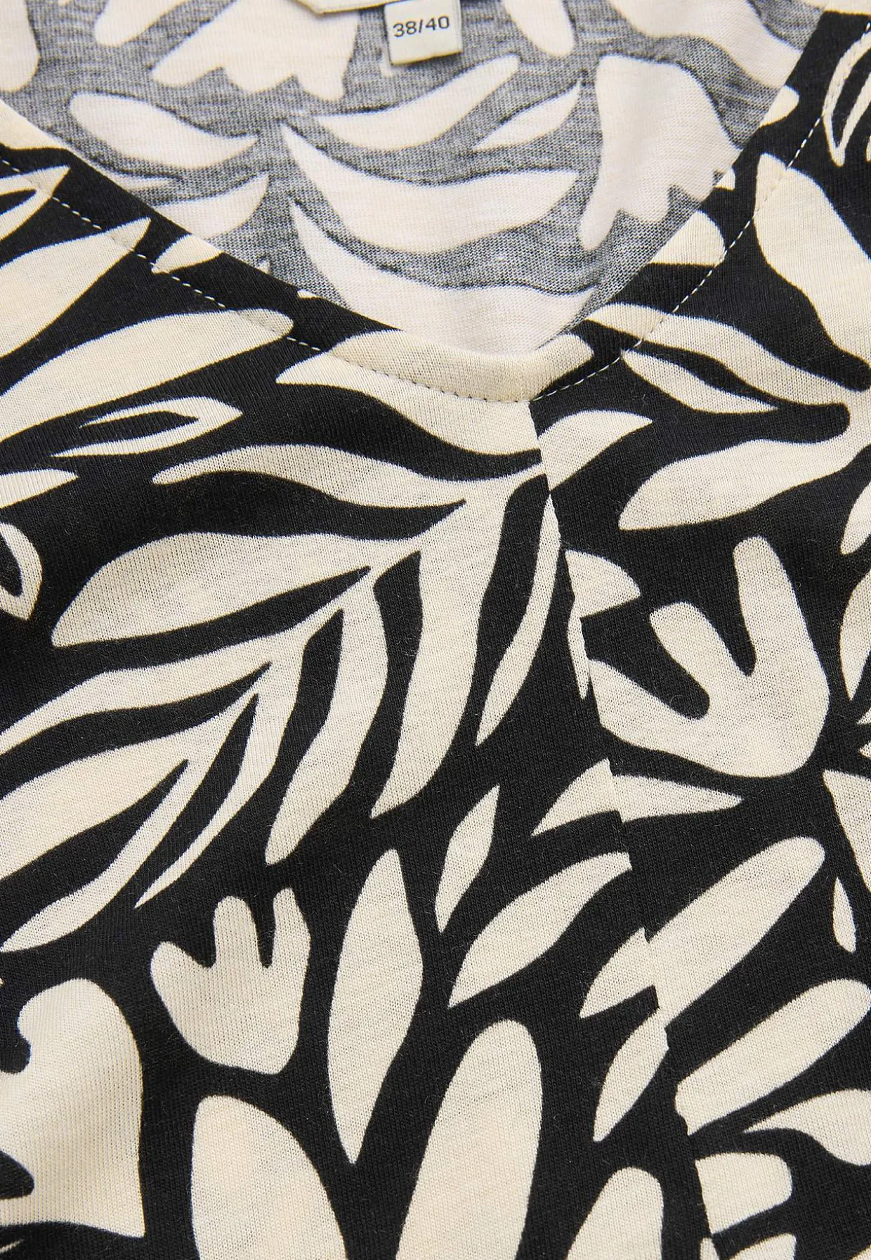 Jerseytunika med flatterende læg