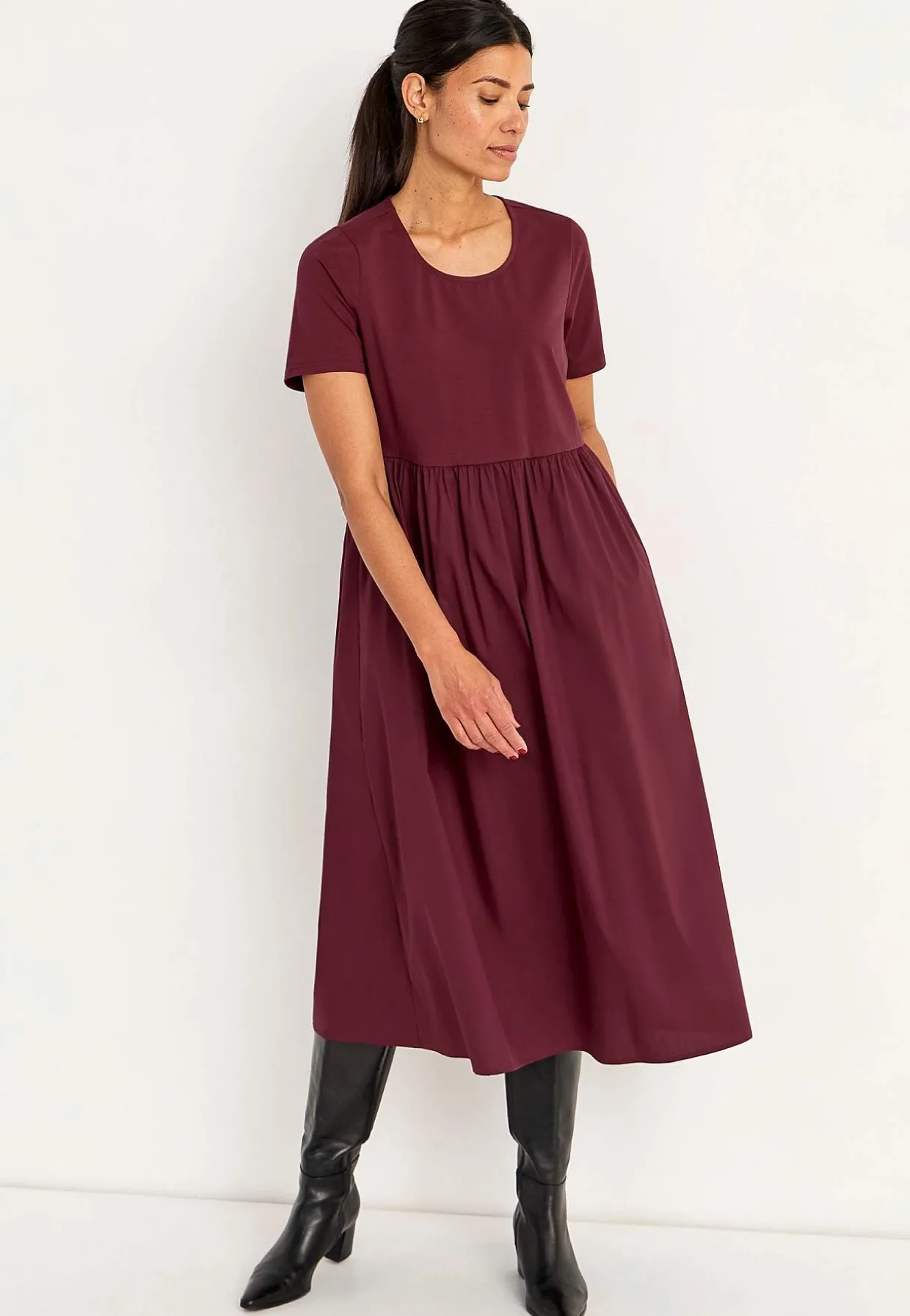 Kjole i poplin og jersey