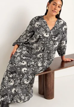 Kjole i viskose med et blomstermønster | Cellbes