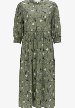 Kjole med et blomstermønster og struktur | Cellbes