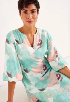 Kjole med foret pufærmer