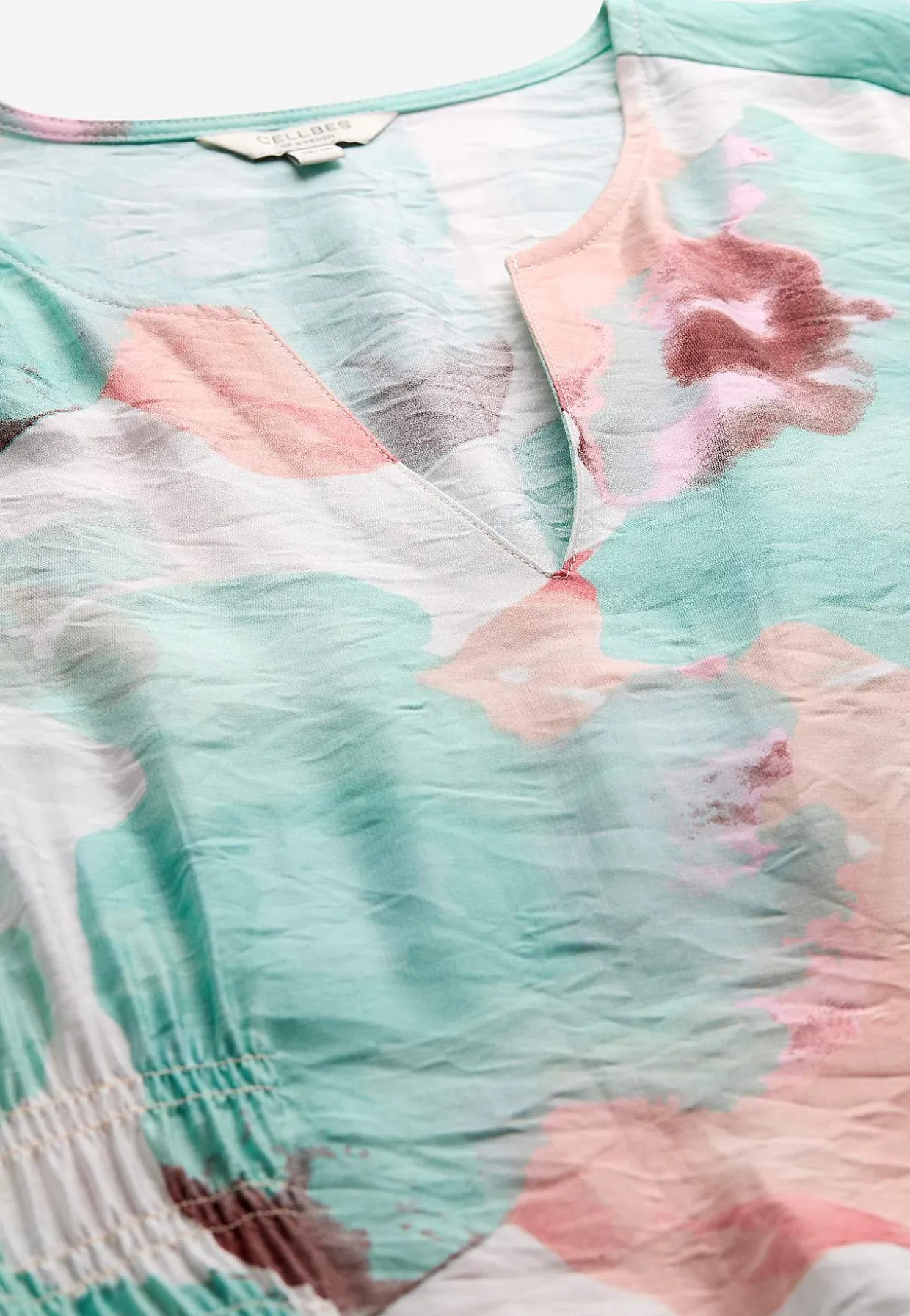 Kjole med foret pufærmer