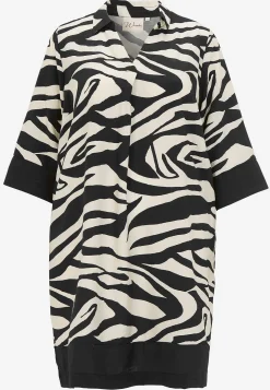 Kjole med zebramønster