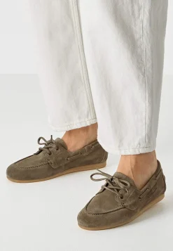 Komfortable ruskindsloafers med snøring