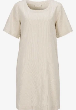 Kortærmet hørkjole med garnfarvede striber