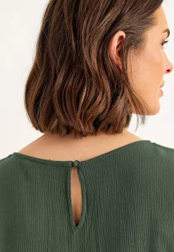 Kreppet kjole med lommer