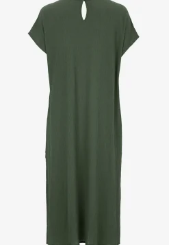 Kreppet kjole med lommer