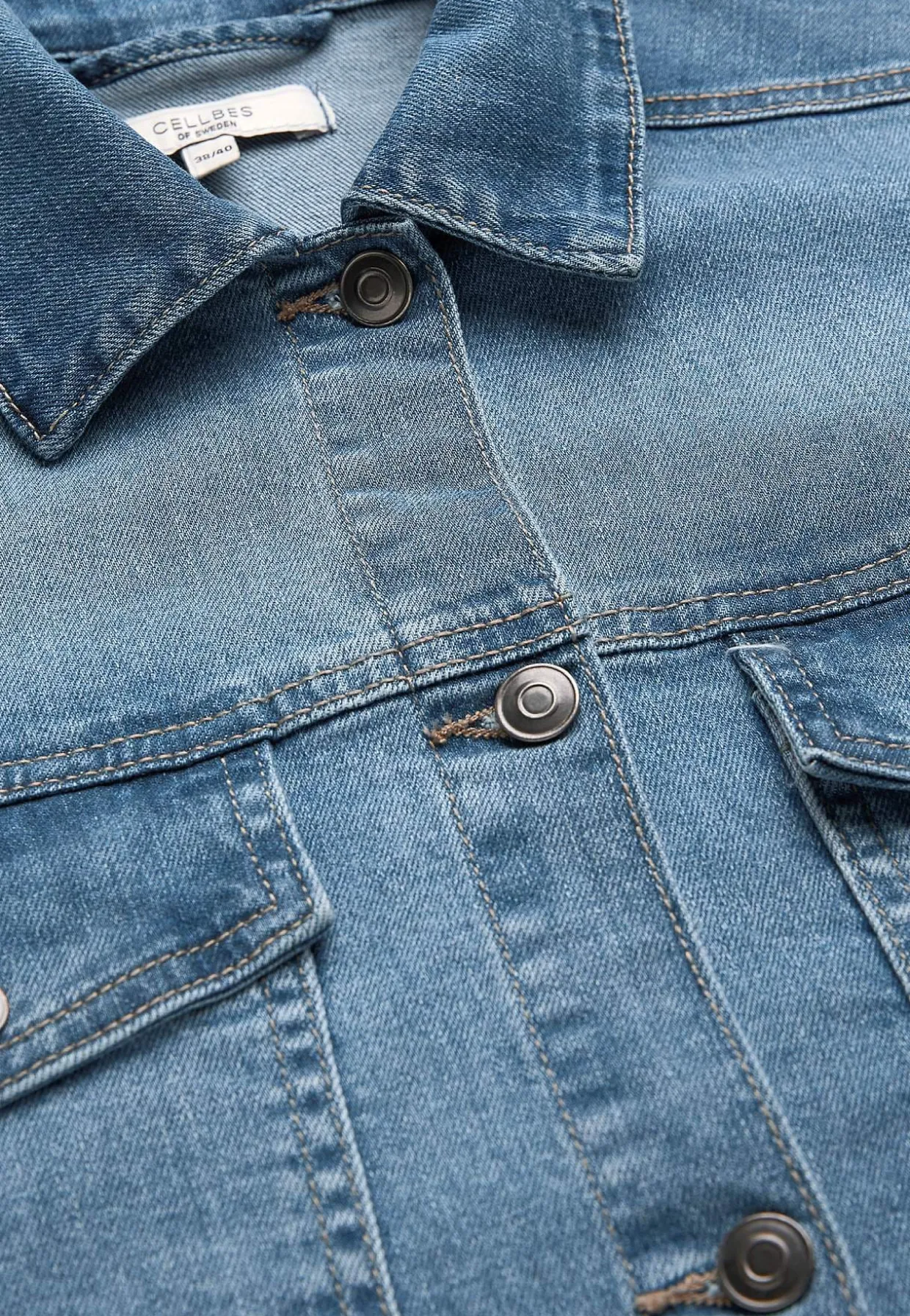 Lang jeansjakke med stræk