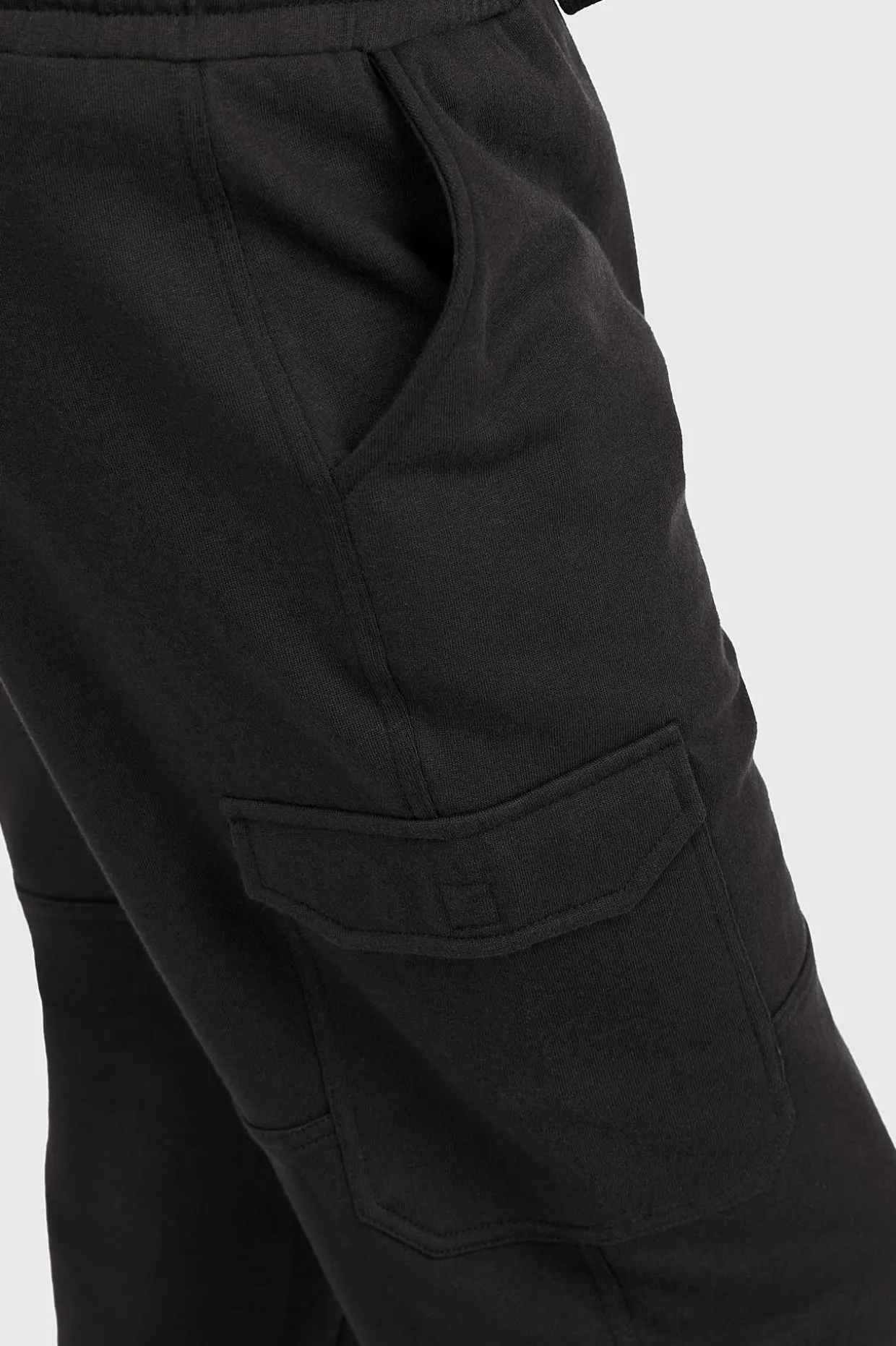 Lange sweatshirt-shorts med cargolommer