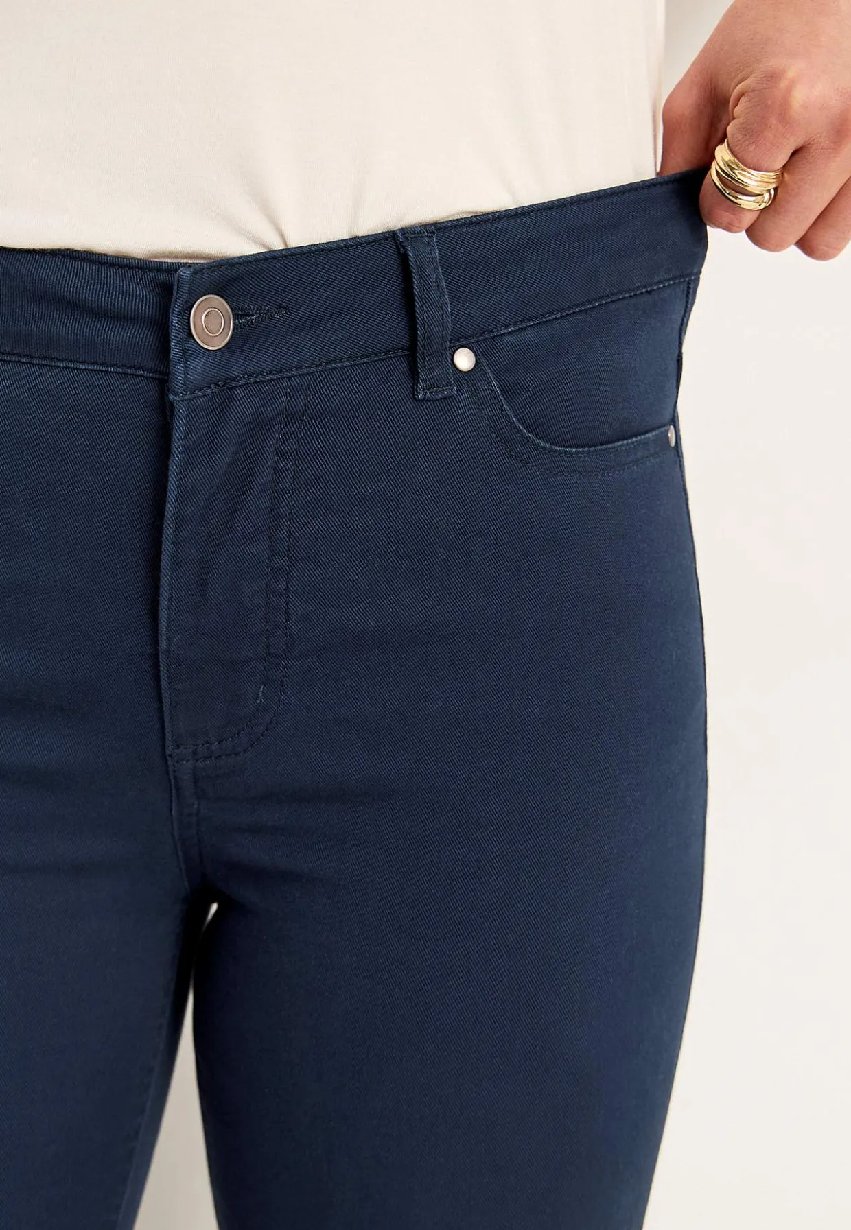 Lidt slankeree ankeljeans