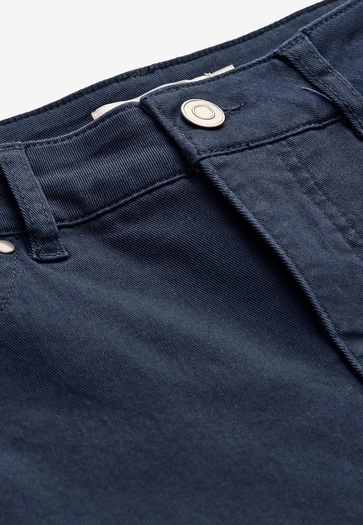 Lidt slankeree ankeljeans