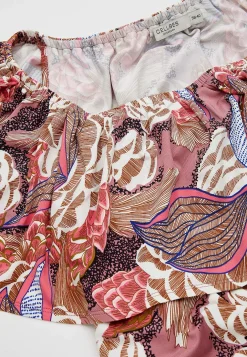 Mønstret off-shoulder-kjole | Cellbes