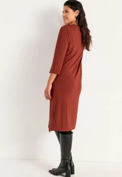 Ribbet jerseykjole med høj slids