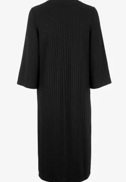 Ribstrikket tunikakjole