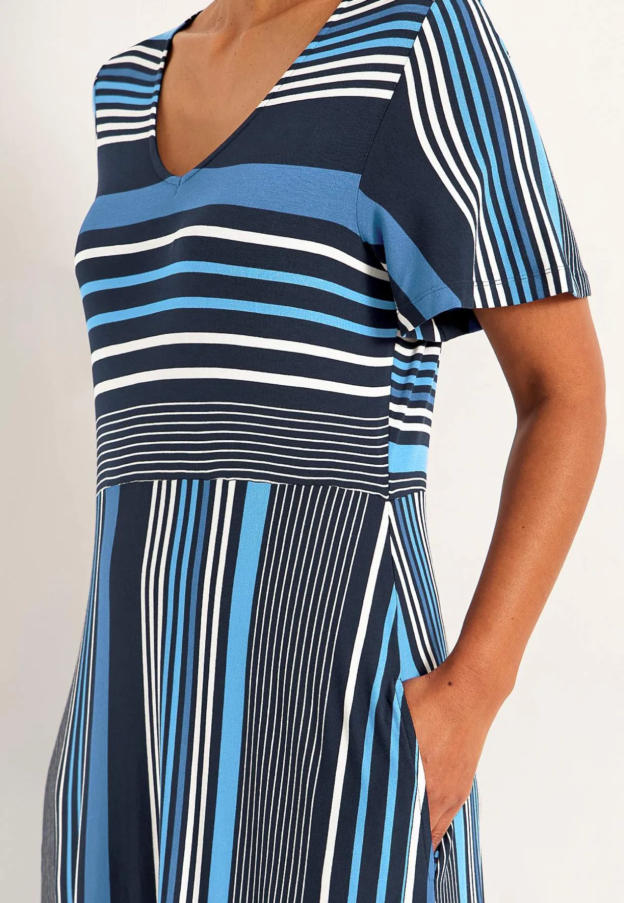 Stribet viskosekjole