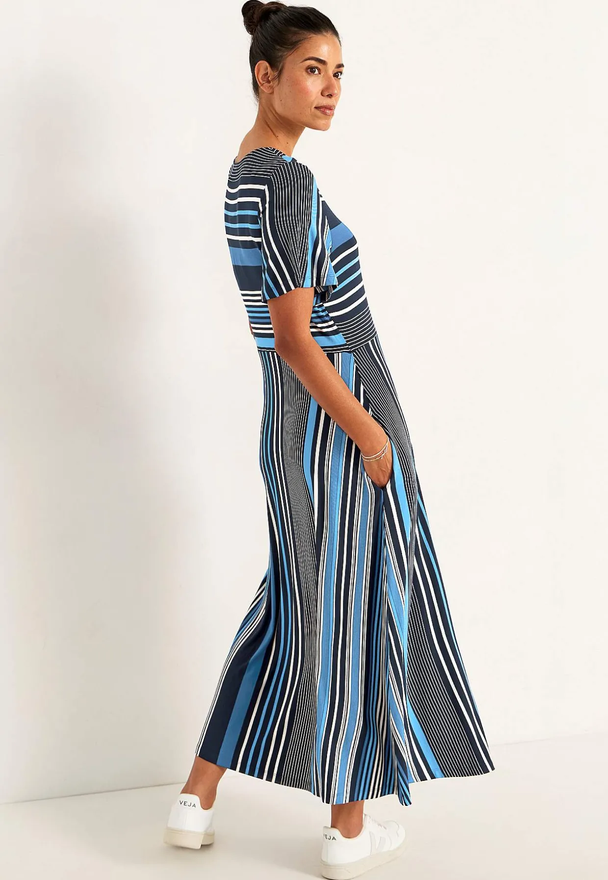 Stribet viskosekjole