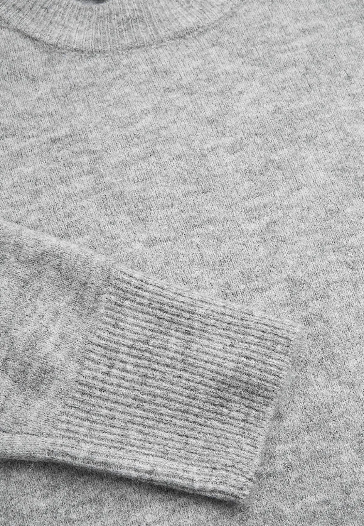 Strikket, blød kjole