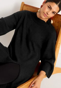 Strikket kjole med høj slids