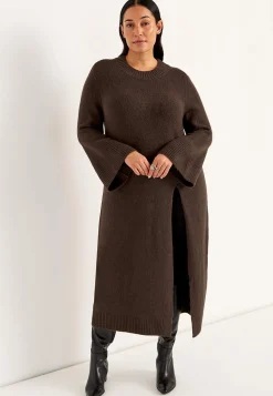 Strikket kjole med høj slids