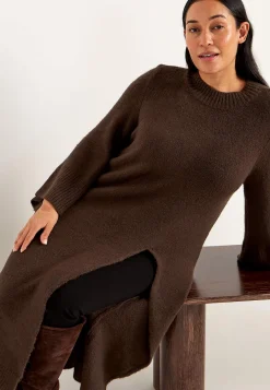 Strikket kjole med høj slids