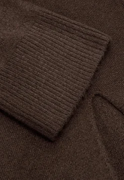 Strikket kjole med høj slids