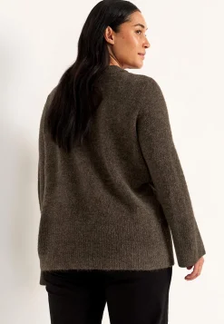 Strikket trøje med afrundet krave