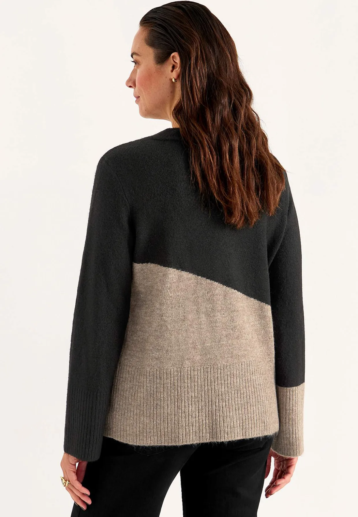 Strikket trøje med afrundet krave