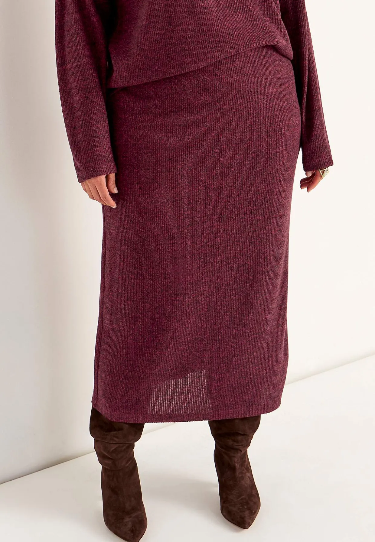 Superblød nederdel med slids Beata