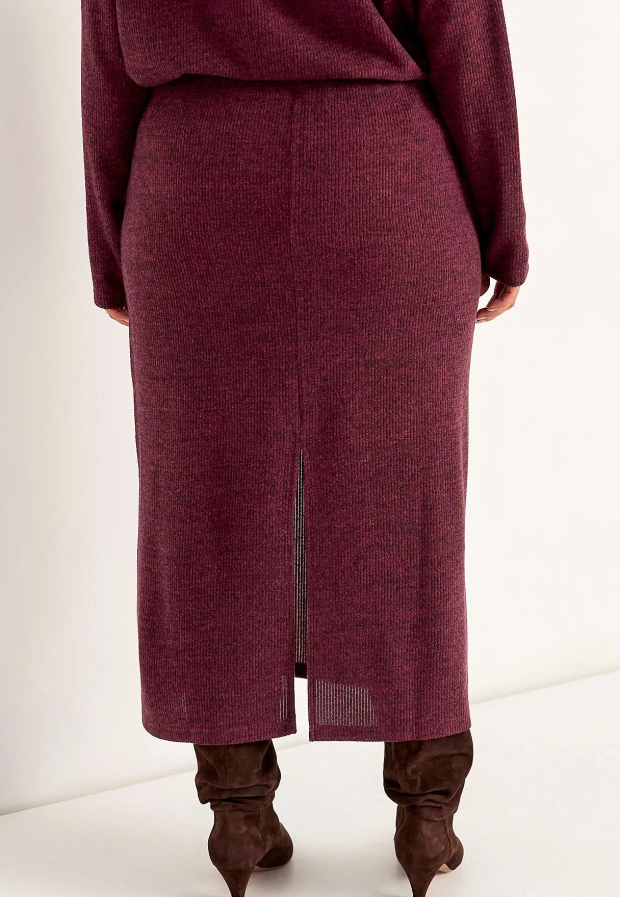 Superblød nederdel med slids Beata